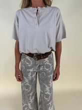 Carica l'immagine nel visualizzatore di Gallery, T-Shirt Bottoni | Più Colori