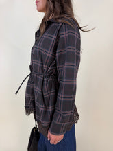 Load image into Gallery viewer, Camicia cinturata | Check e pizzo