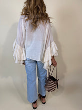 Carica l'immagine nel visualizzatore di Gallery, Camicia Aisha | Cream &amp; Volant.
