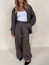 Load image into Gallery viewer, Maxi Camicia Taupe | Giacca
