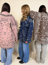 Carica l'immagine nel visualizzatore di Gallery, Cardigan Bandana | Più colori
