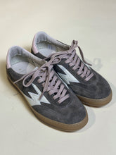 Load image into Gallery viewer, Sneaker Stonewash Pink I MOACONCEPT
