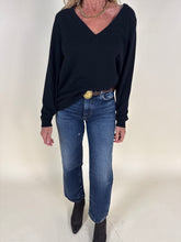 Load image into Gallery viewer, Maglia V in lana e cashmere | Più colori
