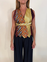 Load image into Gallery viewer, Gilet Cravatte | PIU VARIANTI.
