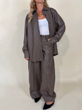 Load image into Gallery viewer, Maxi Camicia Taupe | Giacca

