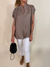 Carica l'immagine nel visualizzatore di Gallery, Camicia Fango | Shimmer | MODAL.
