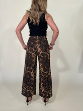 Load image into Gallery viewer, Pantalone Prunella I Leopardato

