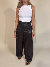 Carica l'immagine nel visualizzatore di Gallery, Pantalone Moka | Ecopelle
