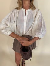 Carica l'immagine nel visualizzatore di Gallery, Camicia Cody I crema

