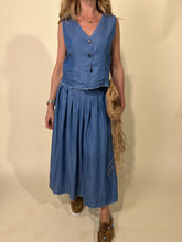 Load image into Gallery viewer, Gilet Chambray
