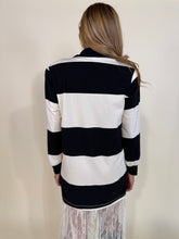 Load image into Gallery viewer, Abito Pizzo | Panna &amp; Nero + pizzo.
