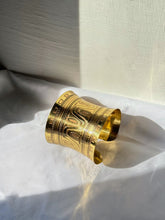 Load image into Gallery viewer, Bracciale rigido I oro
