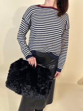 Carica l'immagine nel visualizzatore di Gallery, Maxi Pochette Furry | Black
