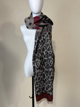 Carica l&#39;immagine nel visualizzatore di Gallery, Sciarpa Leo Mix I Più Colori
