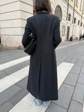 Load image into Gallery viewer, Cappotto Revers Ecopelle | Black
