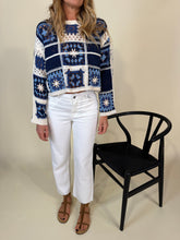 Carica l'immagine nel visualizzatore di Gallery, Top Crochet Crop | Lightblue
