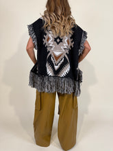 Load image into Gallery viewer, Gilet Jay
