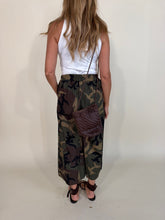 Carica l'immagine nel visualizzatore di Gallery, Pantalone camouflage I palazzo
