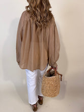 Carica l'immagine nel visualizzatore di Gallery, Camicia Cammello | Cotone.
