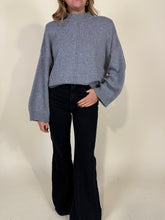 Carica l&#39;immagine nel visualizzatore di Gallery, Maglione Spalla | Più colori | Lana e Cahsmere
