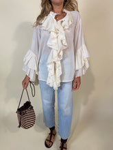 Carica l'immagine nel visualizzatore di Gallery, Camicia Aisha | Cream &amp; Volant.
