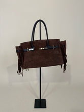 Carica l&#39;immagine nel visualizzatore di Gallery, Borsa BIG in suede | con frange | più colori
