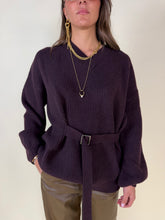 Load image into Gallery viewer, Maglia Burgundy con fibbie | 100% lana
