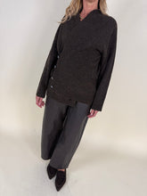 Load image into Gallery viewer, Cardigan Andrea bottone laterale | Lana e alpaca
