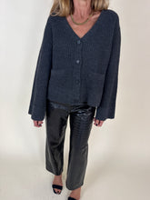 Carica l'immagine nel visualizzatore di Gallery, Pantalone Black in stampa cocco
