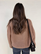 Load image into Gallery viewer, Cardigan Cammello | Tre bottoni | Mohair e lana
