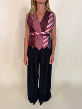 Load image into Gallery viewer, Gilet Cravatte | PIU VARIANTI.
