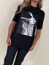 Carica l&#39;immagine nel visualizzatore di Gallery, T-shirt Privacy Please
