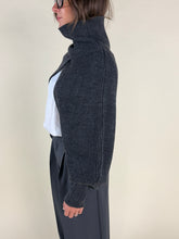 Carica l'immagine nel visualizzatore di Gallery, Coprispalla con collo in lana e alpaca
