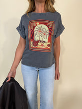 Carica l'immagine nel visualizzatore di Gallery, T-Shirt Postcard
