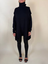 Carica l&#39;immagine nel visualizzatore di Gallery, Maxi Maglia Cut | Più colori
