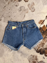 Carica l&#39;immagine nel visualizzatore di Gallery, Short&#39;s LEVI&#39;S VINTAGE
