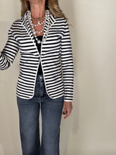 Carica l&#39;immagine nel visualizzatore di Gallery, Giacchina Rigata | Crema
