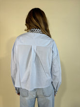 Load image into Gallery viewer, Camicia Studs

