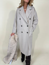 Carica l'immagine nel visualizzatore di Gallery, Cappotto Casha
