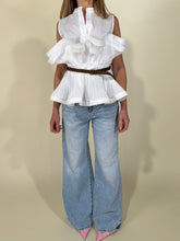 Carica l&#39;immagine nel visualizzatore di Gallery, Camicia con rouches I Bianco

