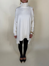 Carica l&#39;immagine nel visualizzatore di Gallery, Maxi Maglia Cut | Più colori
