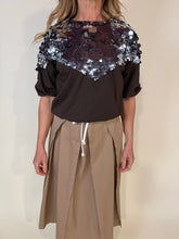 Load image into Gallery viewer, T-shirt Paillettes | Più colori.
