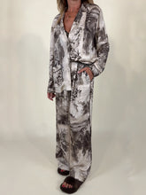 Load image into Gallery viewer, Camicia kimono I in fantasia
