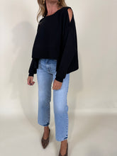 Carica l&#39;immagine nel visualizzatore di Gallery, Maglia Crop Cut | Più colori
