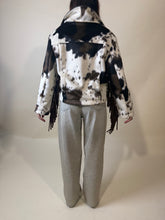 Carica l'immagine nel visualizzatore di Gallery, Chiodo in ecocavallino
