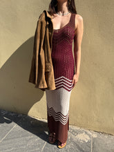 Carica l'immagine nel visualizzatore di Gallery, Abito midi in chevron I in fantasia
