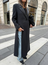 Load image into Gallery viewer, Cappotto Revers Ecopelle | Black
