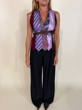 Load image into Gallery viewer, Gilet Cravatte | PIU VARIANTI.
