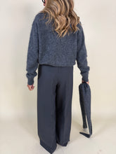 Load image into Gallery viewer, Cardigan V sciarpetta in Pura Lana | Grigio
