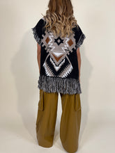 Load image into Gallery viewer, Gilet Jay

